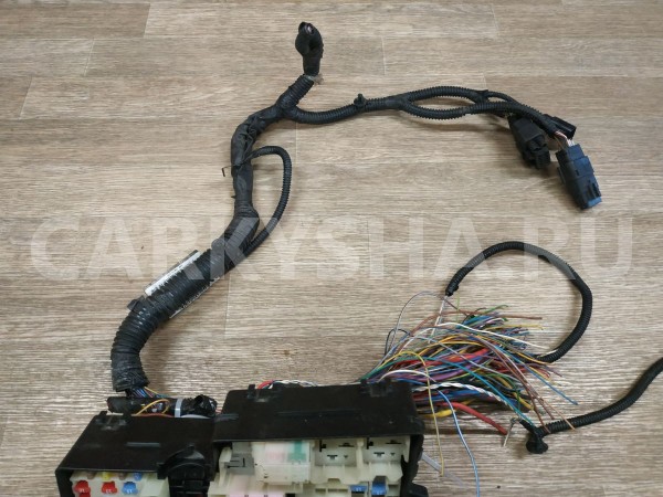 Блок предохранителей подкапотный Ford Focus 