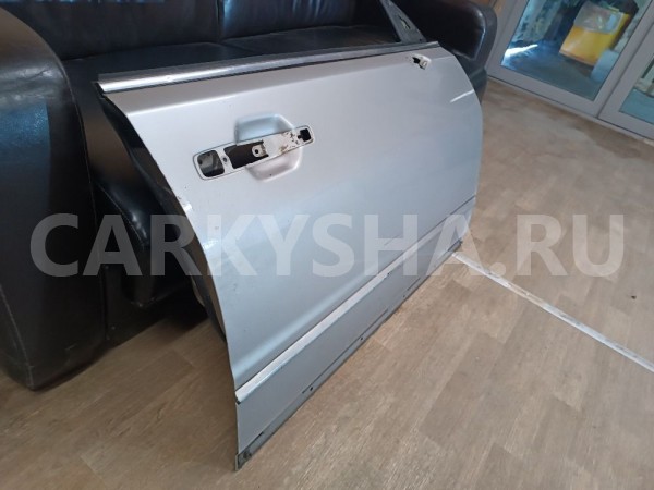 Дверь передняя правая Mitsubishi Diamante 