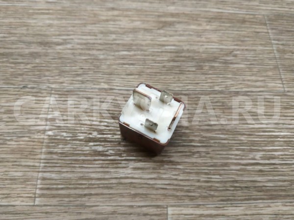 Реле Toyota Avensis 