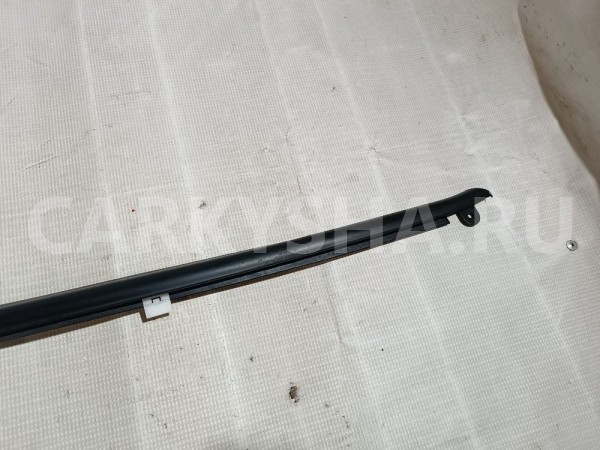 Накладка стекла переднего правого Hyundai Coupe 