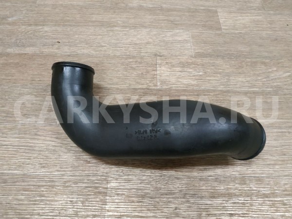 Патрубок интеркулера Land Rover Freelander оригинальный номер LR066429