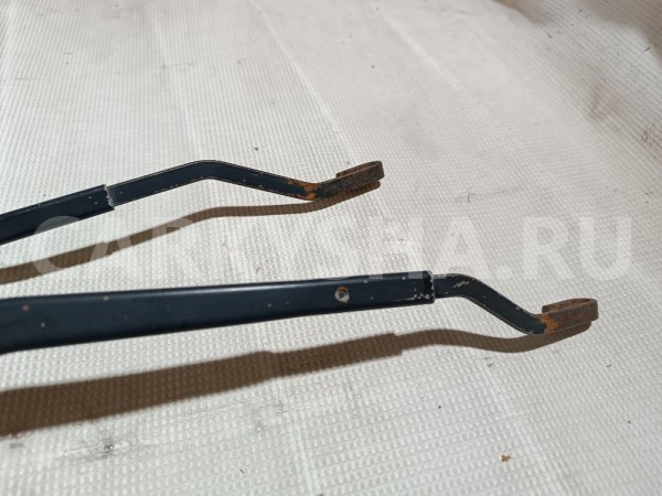 Поводок стеклоочистителя Nissan Almera Classic оригинальный номер 2888195F0B