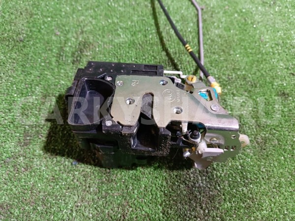 Замок двери передней правой Ssang Yong Rexton 