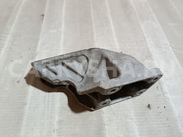 Кронштейн двигателя правый Land Rover Range Rover 