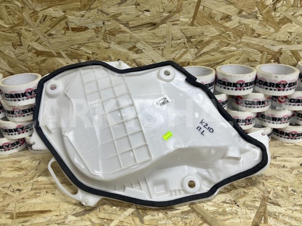 Заглушка двери передняя левая Toyota Corolla XII (E210) – седан оригинальный номер 67832-02460