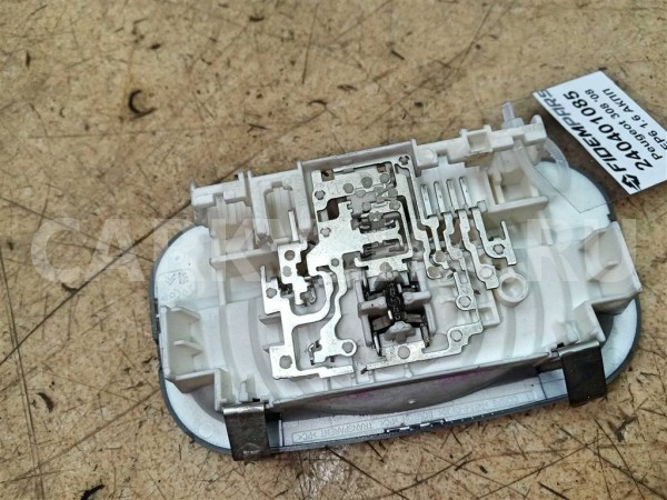 Название детали Плафон салона задний Модель Peugeot 308 Peugeot 308 оригинальный номер 6362T9