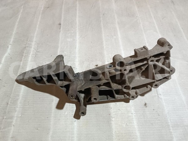 Кронштейн генератора Volvo S40 оригинальный номер 9497106