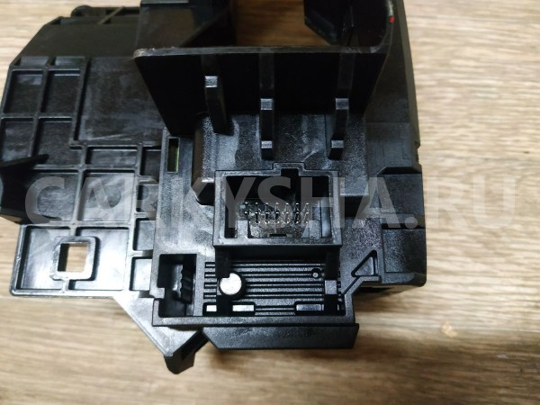 Кронштейн подрулевых переключателей Ford Focus оригинальный номер BV6T13N064AF