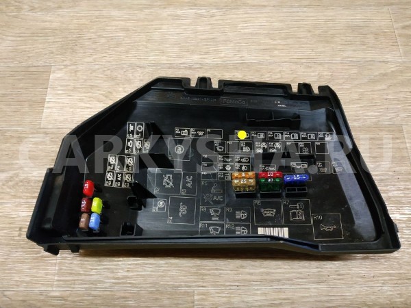 Крышка блока предохранителей Land Rover Freelander 