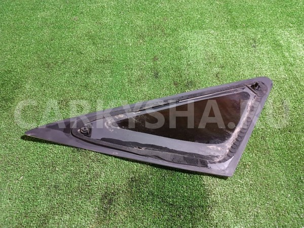 Стекло кузовное глухое правое Ford Focus 