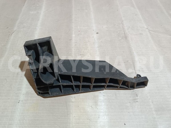 Кронштейн заднего бампера центральный Suzuki Grand Vitara оригинальный номер 7183565J00