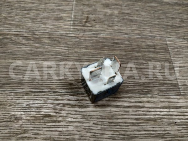 Реле Toyota Avensis 