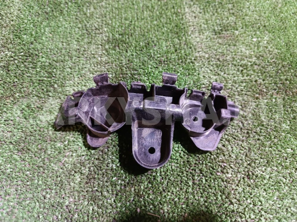 Кронштейн переднего бампера левый Renault 16 оригинальный номер PS-RKT11