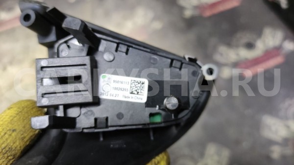 Блок кнопок в руль Шевроле Авео Т300 Chevrolet Aveo оригинальный номер 95016113
