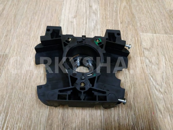 Кронштейн подрулевых переключателей Nissan Primera оригинальный номер HEU3BECTEH