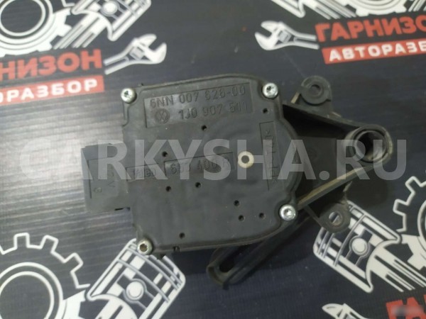 Моторчик заслонки печки Volkswagen Golf IV Volkswagen Golf 