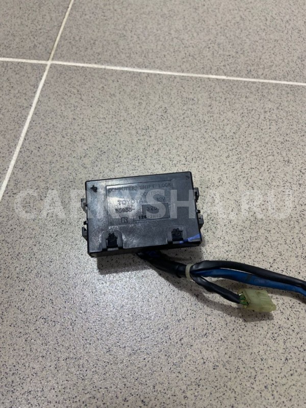 Блок управления АКПП Toyota Vista 1994 г Toyota Ist оригинальный номер 8593332030