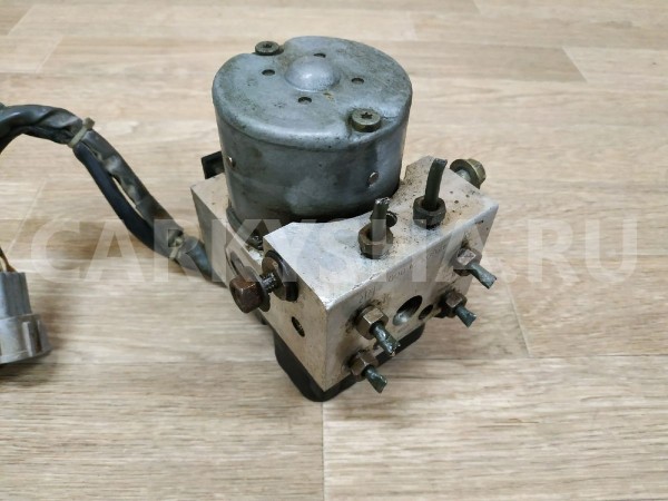 Блок ABS (насос) Nissan Primera 
