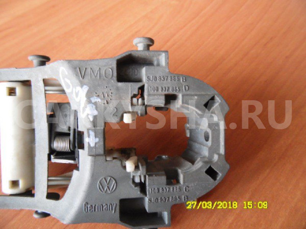 Кронштейн Volkswagen Golf Plus II (2009—2014) Volkswagen Golf Plus оригинальный номер 5J0837886