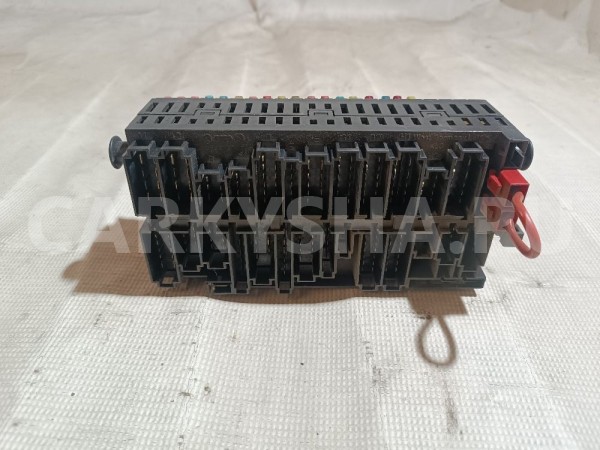 Блок предохранителей салонный Volkswagen Passat 