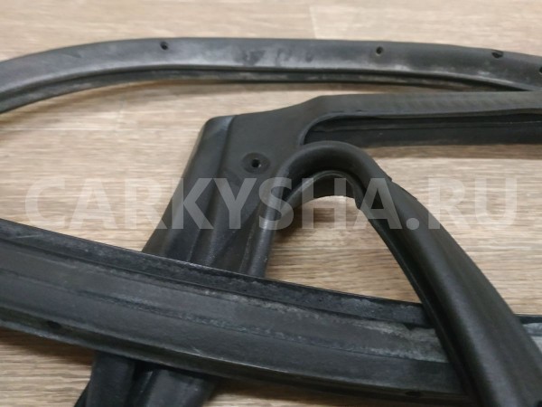 Уплотнитель двери Ford Explorer 