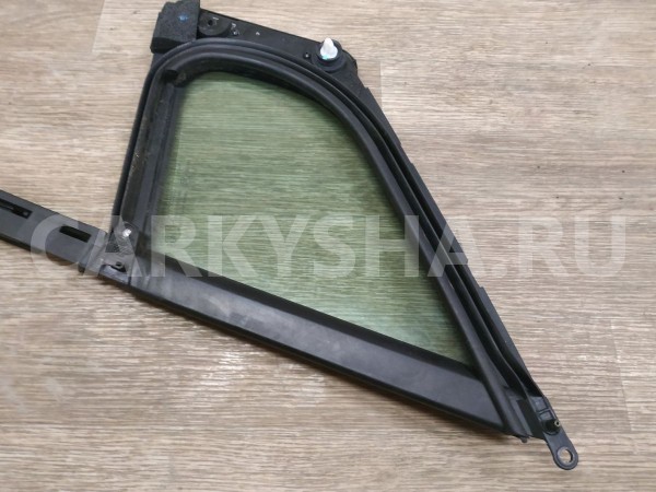 Стекло двери передней правой (форточка) Peugeot 3008 