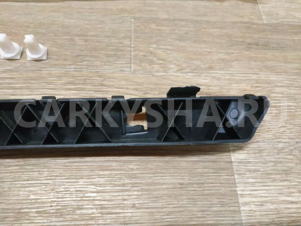 Направляющая заднего бампера правая Hyundai Solaris оригинальный номер STHNS1087B1