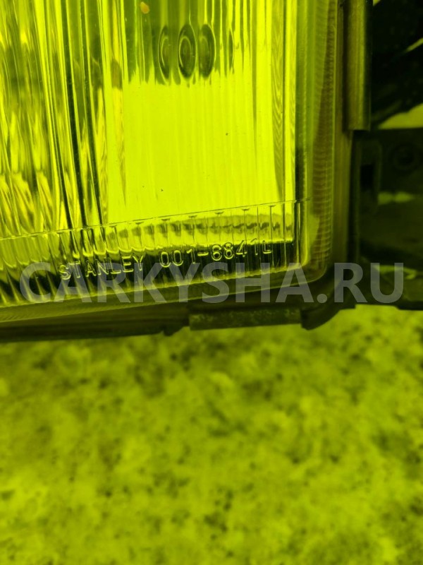 Фара Mazda Capella 