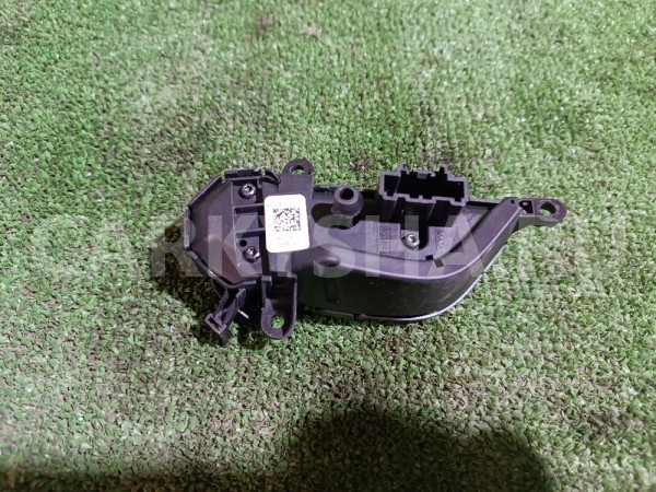 Кнопка руля правая Ford Mondeo оригинальный номер DG9T9E740DCW