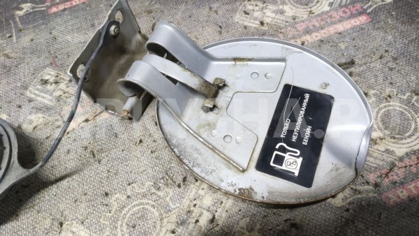 Лючок бака бензобака ваз 1118 лада калина ВАЗ (Lada) Kalina оригинальный номер 1118-8413010