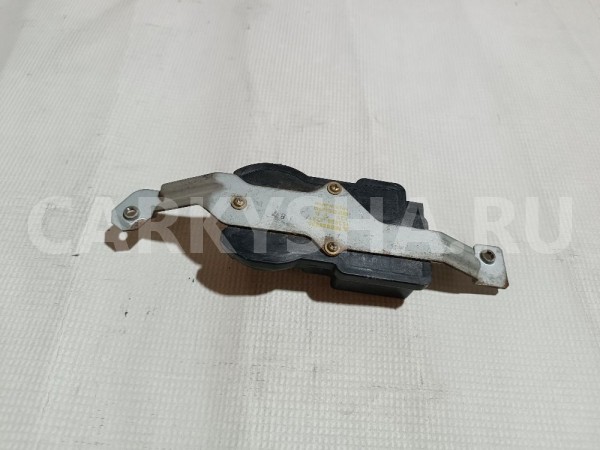 Активатор замка двери Mitsubishi Diamante оригинальный номер MB888630