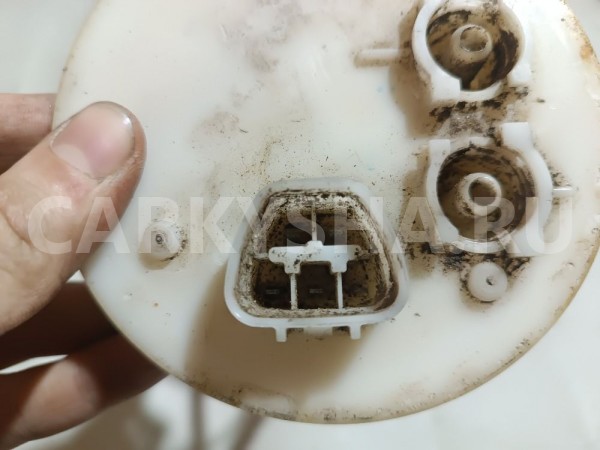 Насос топливный электрический Toyota Land Cruiser 