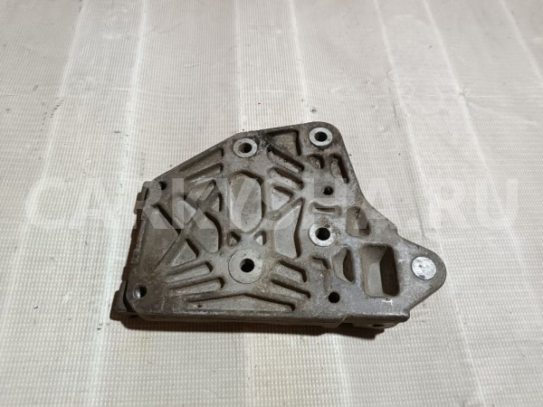 Кронштейн компрессора кондиционера Nissan Cube 