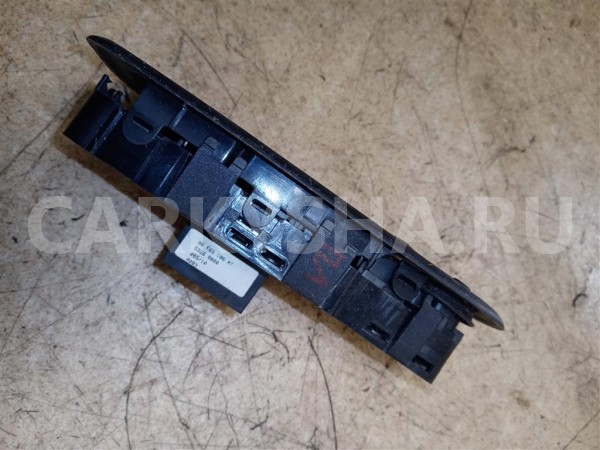 Название детали Блок стеклоподъемника водителя Модель Peugeot 308 Peugeot 308 оригинальный номер 6490 24