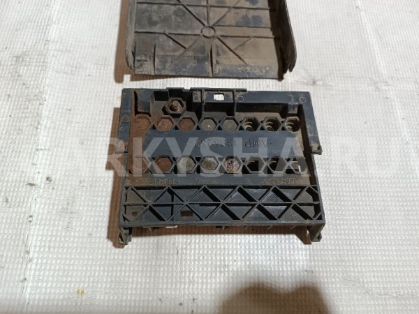 Блок предохранителей подкапотный Ford Fiesta 